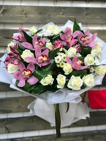 Букет цветов из: Розы и Хризантемы в Северское