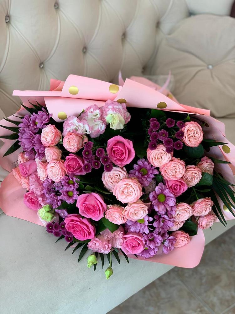 Букет цветов из: Хризантемы, Розы и Лизиантусы в Северское