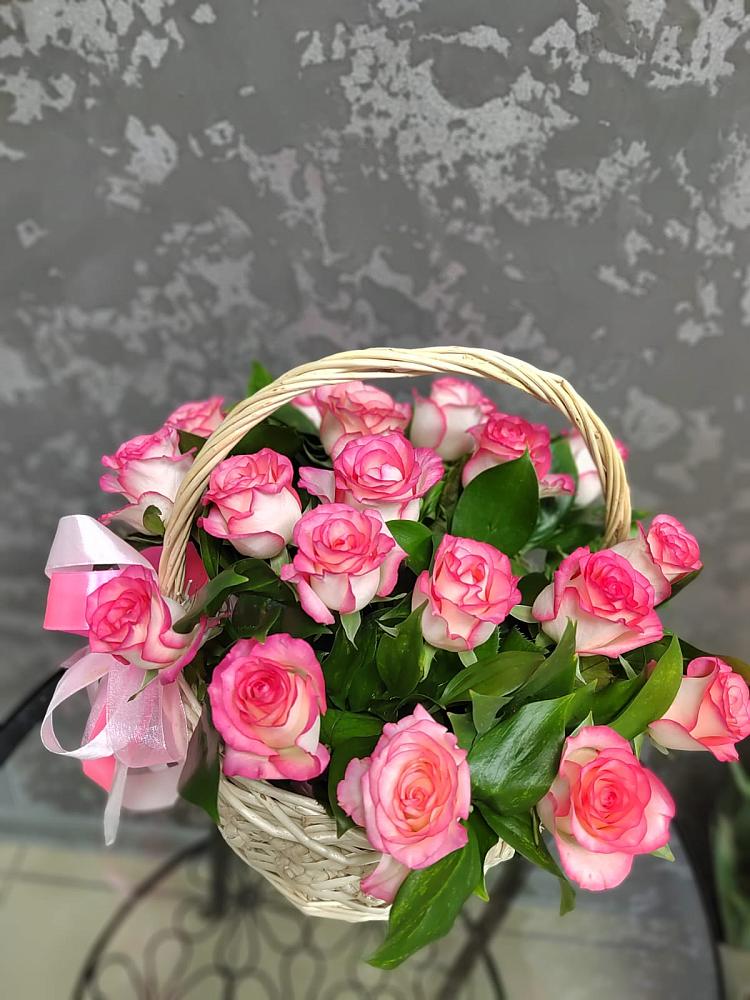 Цветочная композиция из Розы в корзине в Северское
