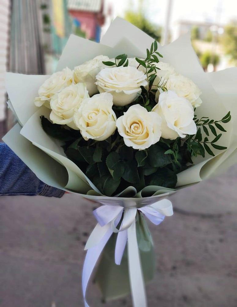 Букет Белые розы Проуд в Северское
