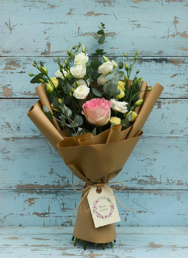 Букет цветов из: Розы и Лизиантусы в Северское