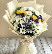 Букет цветов из:  Ирисы, Хризантемы и Розы #REPLACE_PRED# Северское