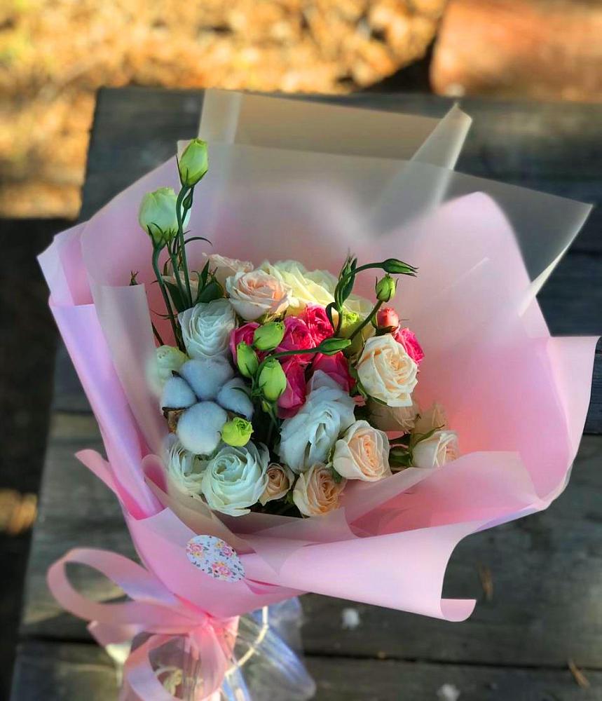 Букет цветов из: Розы и Лизиантусы в Северское