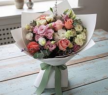 Букет цветов из:  Розы, Лизиантусы и Гвоздики в Северское