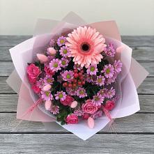 Букет цветов из:  Розы, Герберы и Хризантемы в Северское