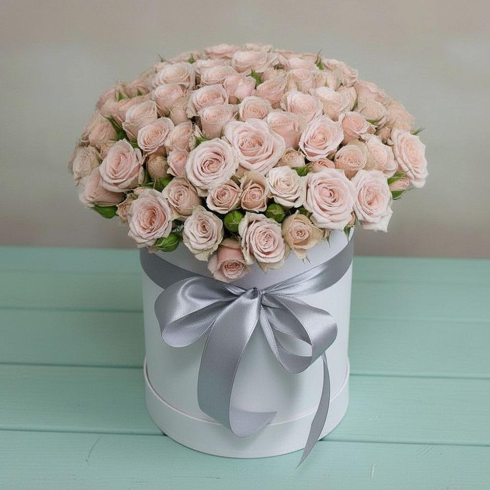 Цветочная композиция из Розы в шляпной коробке в Северское